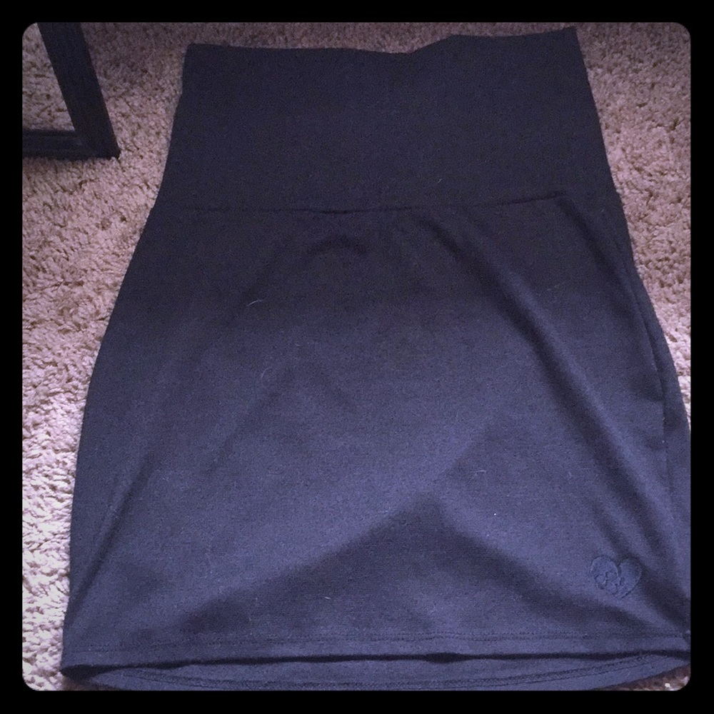 Black high waisted skirt!